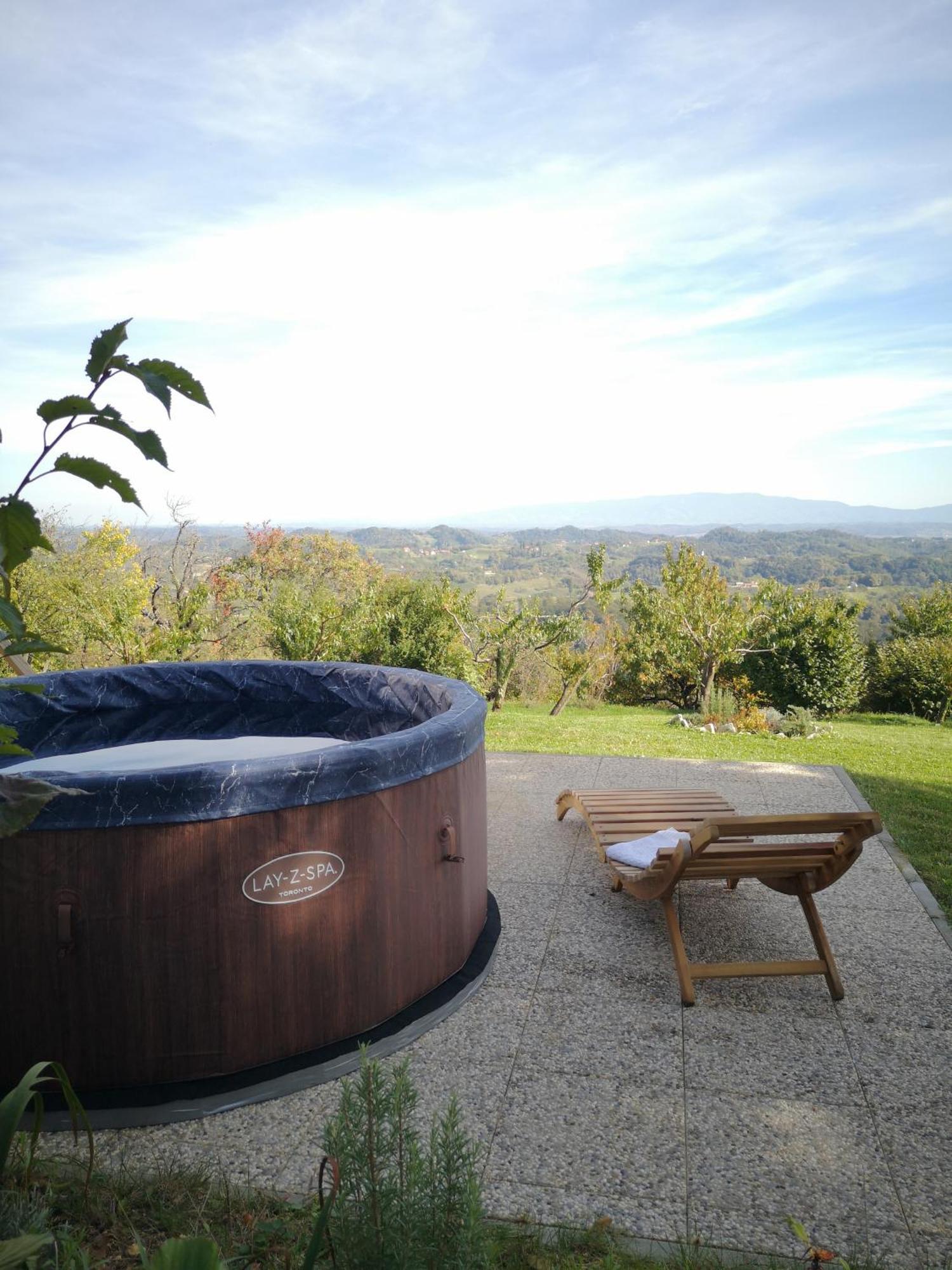 Apartma Hisa Na Ravnah With Hot Tub Pišece المظهر الخارجي الصورة
